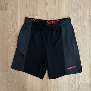 Nike shorts M